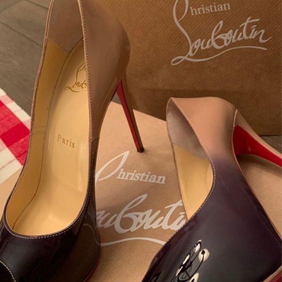 Christian Louboutin - Picture 3 of 5